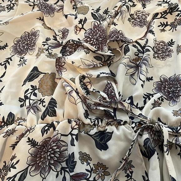 Sienna Sky rouched blouse Small - Picture 2 of 2